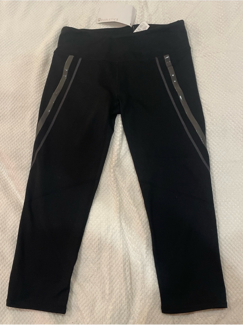 Fabletics Rylie Capri Leggings Womens Small Black 4-Way Stretch NWT